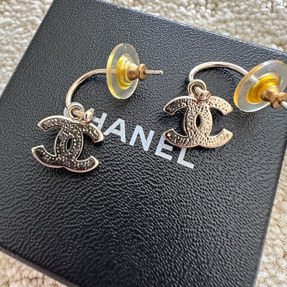 Chanel Rhinestone Earrings - Picture 4 of 8